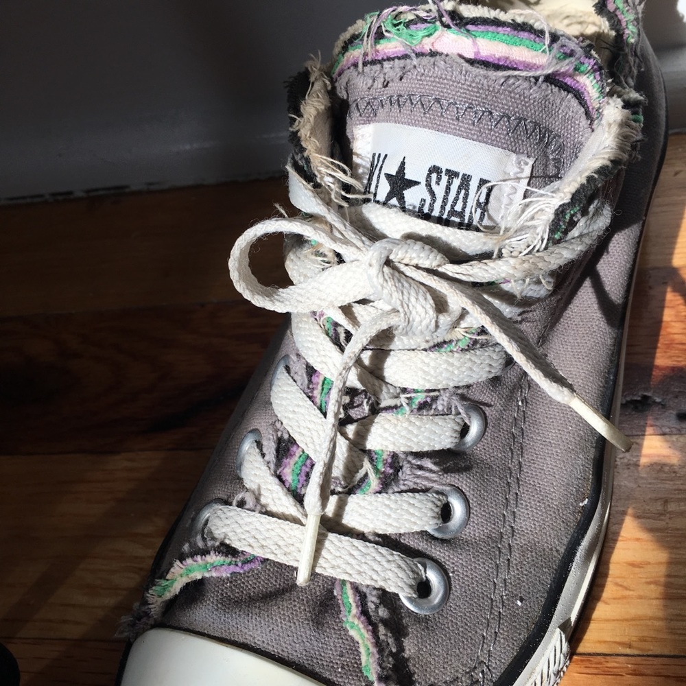 multicolor tongue gray converse (Gender-neutral)